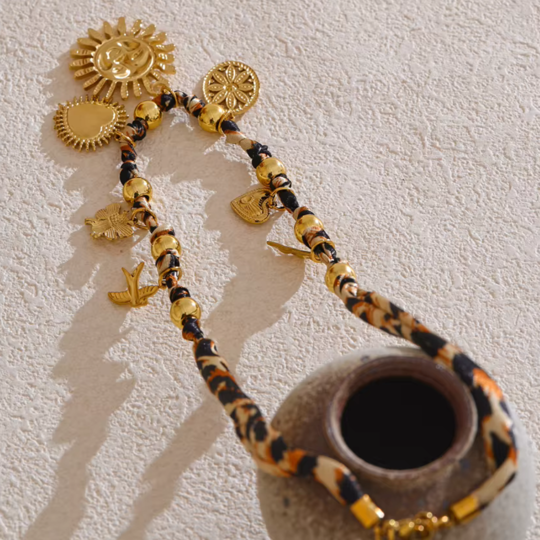 Collar con dije de puesta de sol
