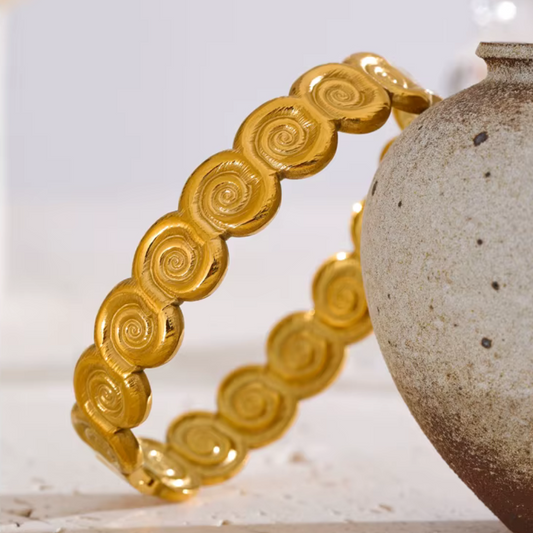 Golden Conch Shell Bangle