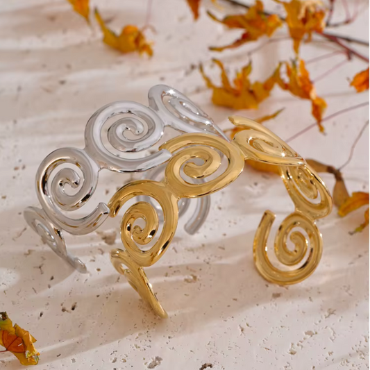Ocean Wave Shell Cuff