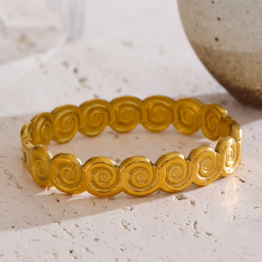 Golden Conch Shell Bangle